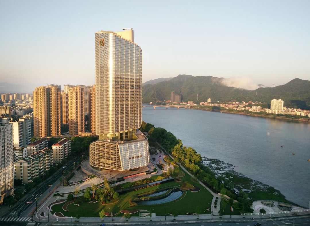 杭州桐庐富春江励骏酒店