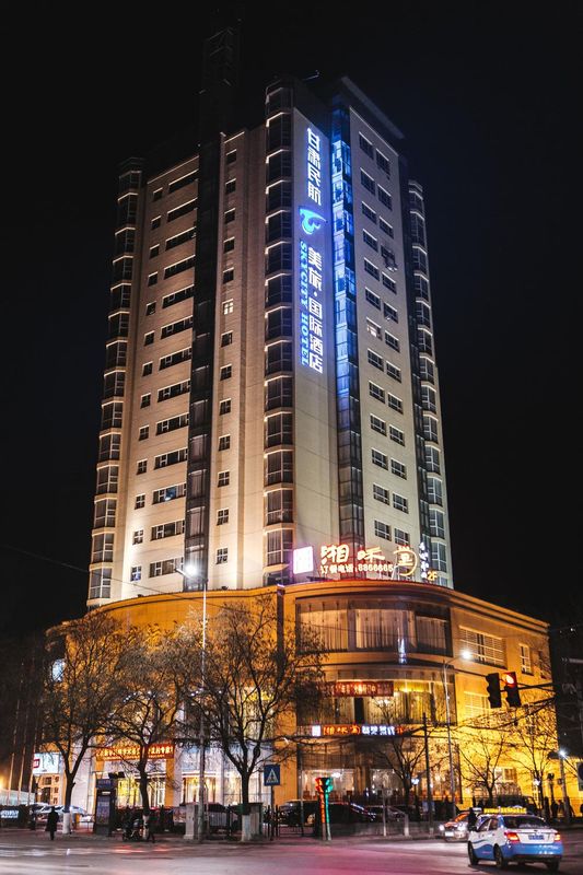 兰州民航大厦(兰大一院团结新村地铁站店)