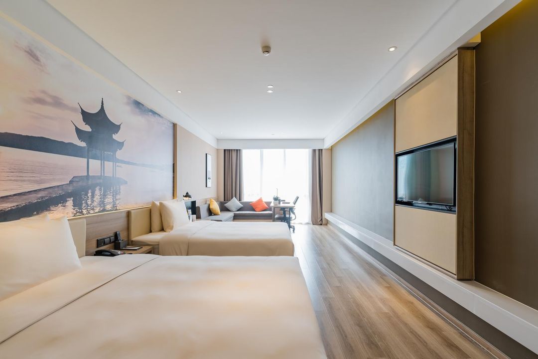 杭州未来科技城海创园地铁站亚朵酒店