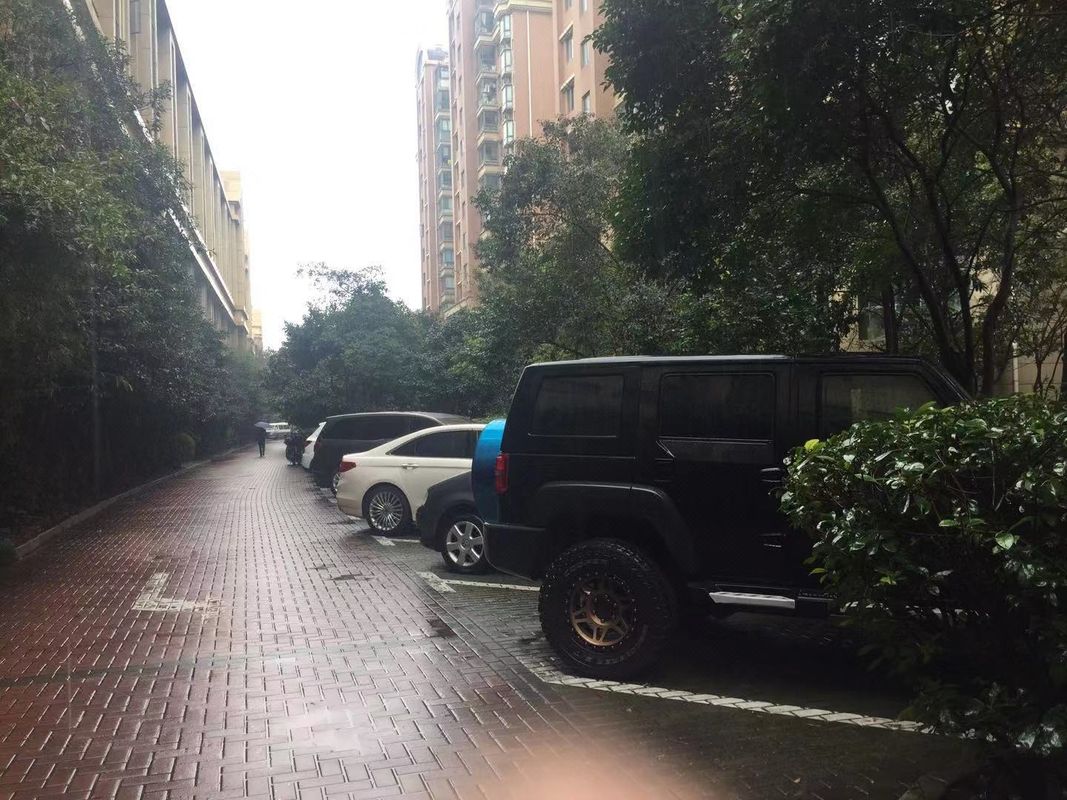 上海虹桥北新泾地铁站亚朵酒店