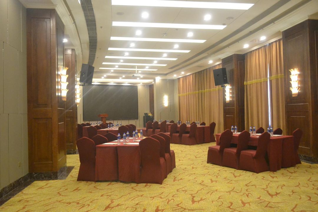 武汉金来亚国际酒店(五环体育中心地铁站店)