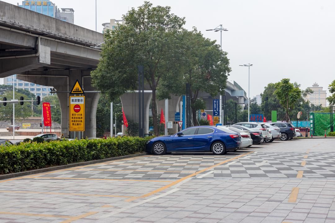 东莞星汇广场万枫酒店(常平站店)