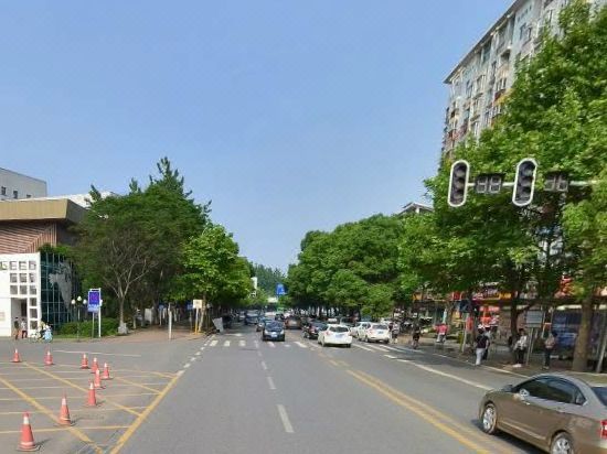 武汉明德酒店(沌口体育中心江汉大学店)