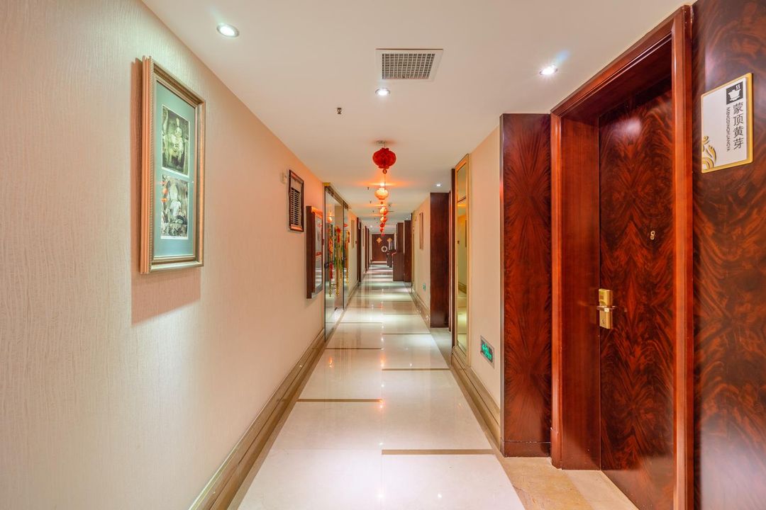 成都金隆酒店(成都西站清江西路地铁站店)
