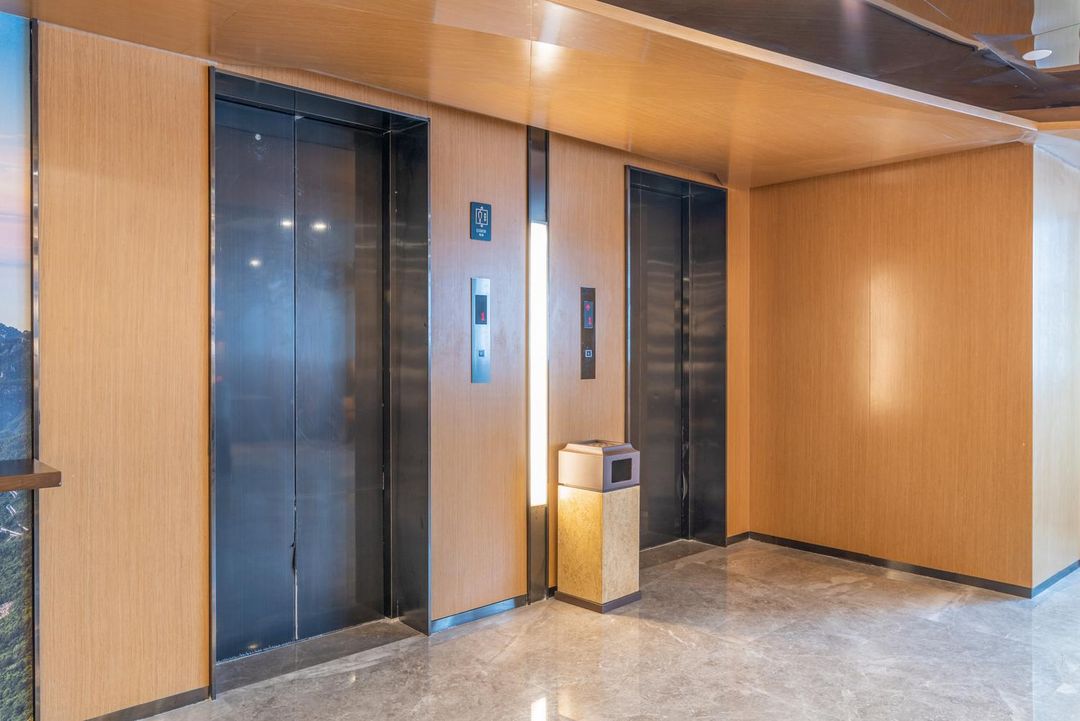 西安西京医院胡家庙地铁站亚朵酒店