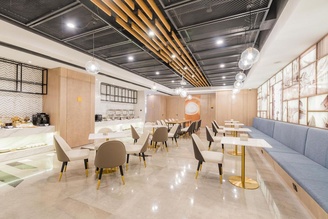 上海虹桥机场韩国街亚朵酒店
