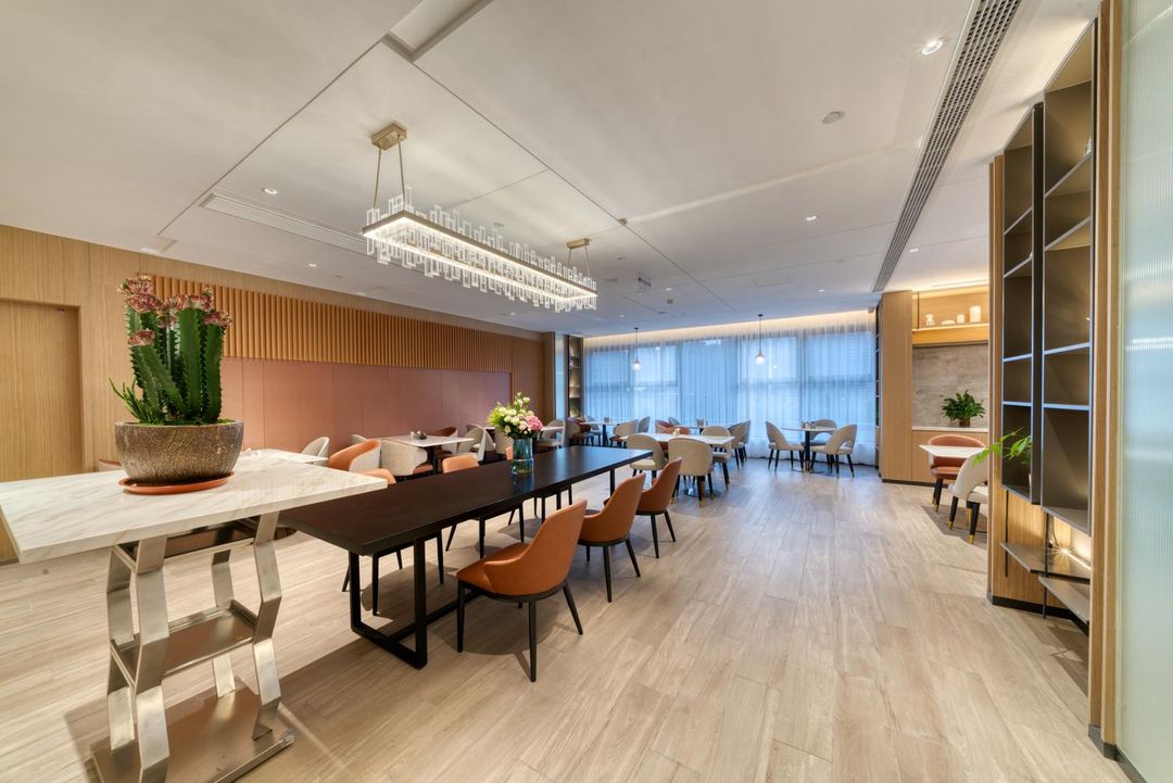 杭州滨江宝龙城诚业路亚朵酒店