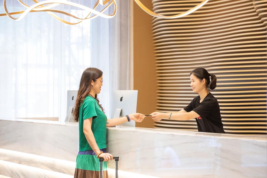 深圳南山西丽地铁站亚朵酒店