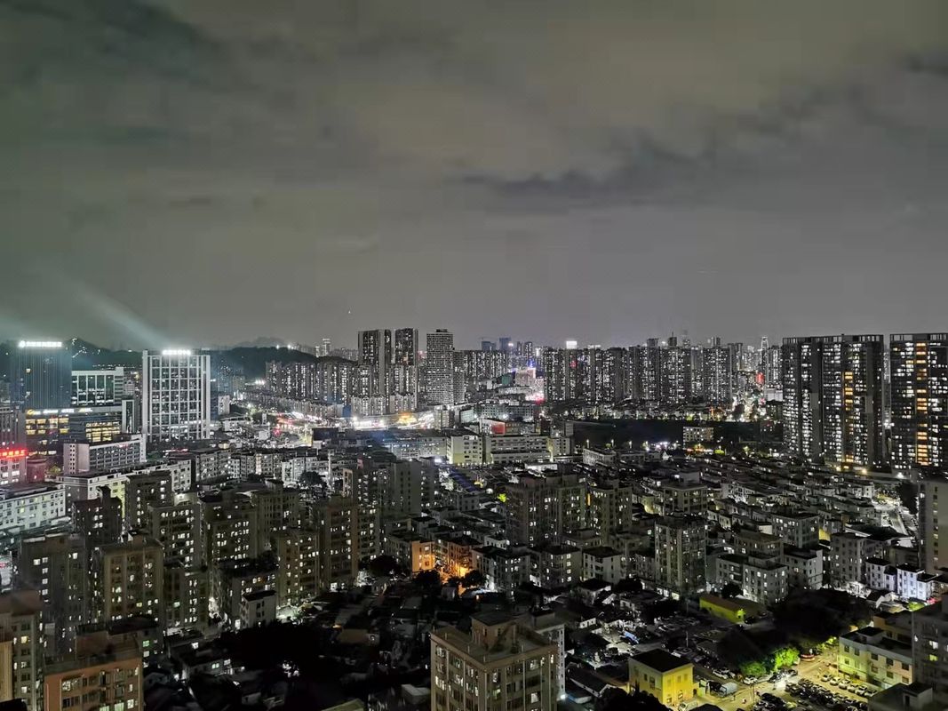 深圳定军山有戏电影酒店(宝安国际机场宝田一路地铁站店)
