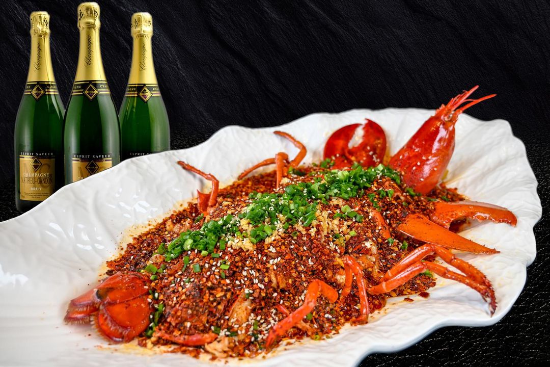 雅悦蓝天酒店