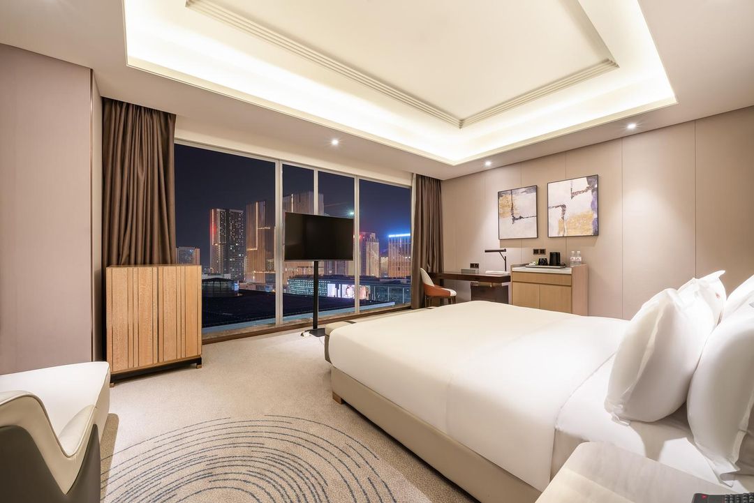 青岛海天金融中心酒店(石老人海水浴场国信体育中心店)