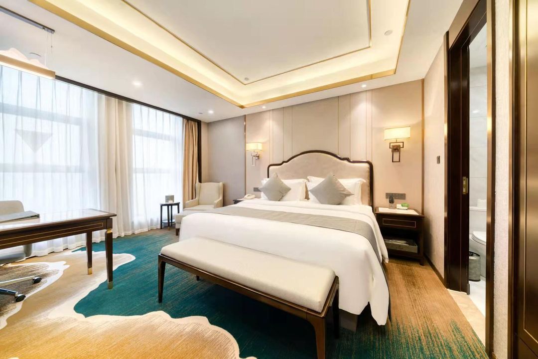 桐庐大奇山路港汇景澜大酒店