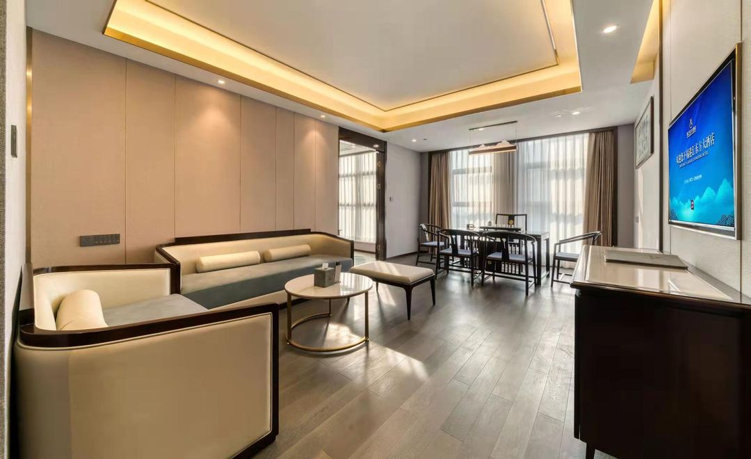 桐庐大奇山路港汇景澜大酒店