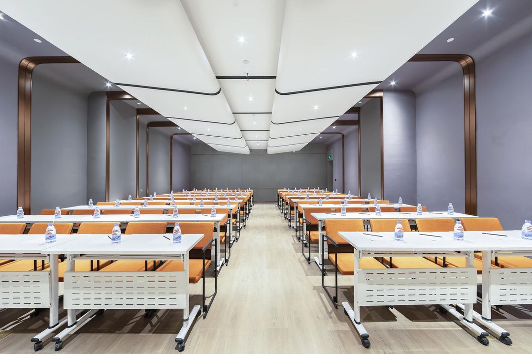 郑州东站龙子湖高校区亚朵酒店