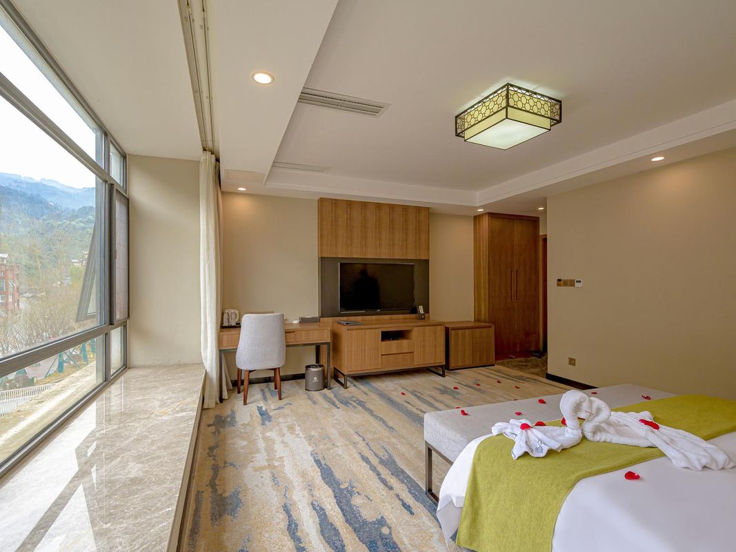 樱花温泉假日酒店