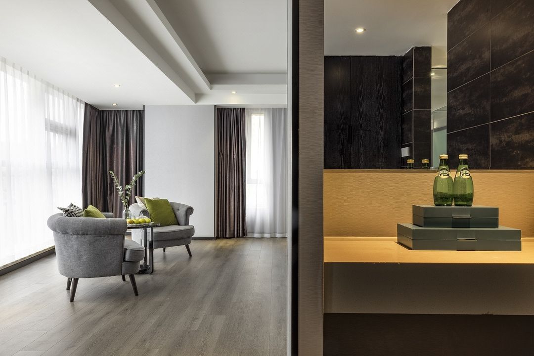 豪泽酒店HOLZ HOTEL(沈阳体育学院国际会展中心店)