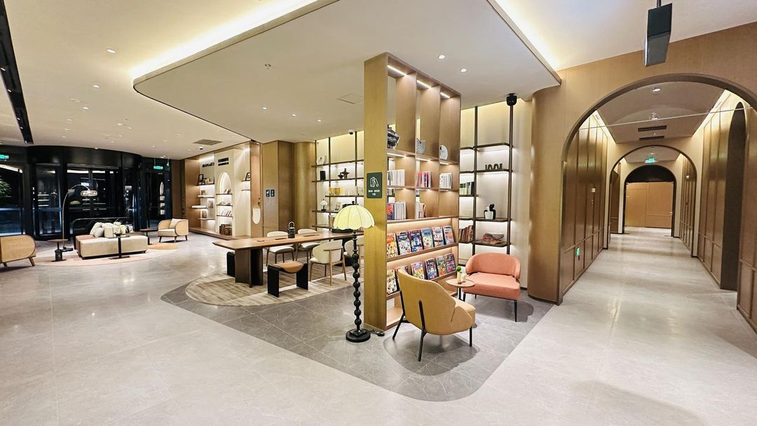 上海国际旅游度假区崇溪路亚朵酒店
