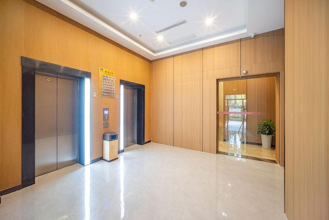 成都曼松酒店(成都西站中坝地铁站店)