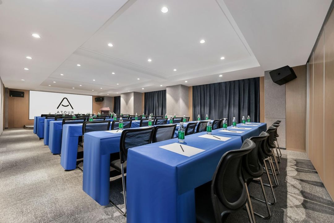 贵阳会展中心金朱东路亚朵酒店