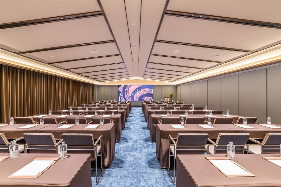 广州奥体中心金融城桔子水晶酒店