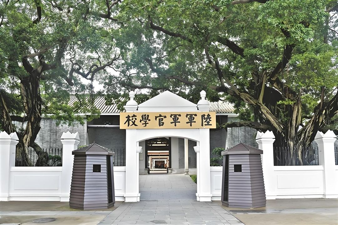 广州奥体中心金融城桔子水晶酒店