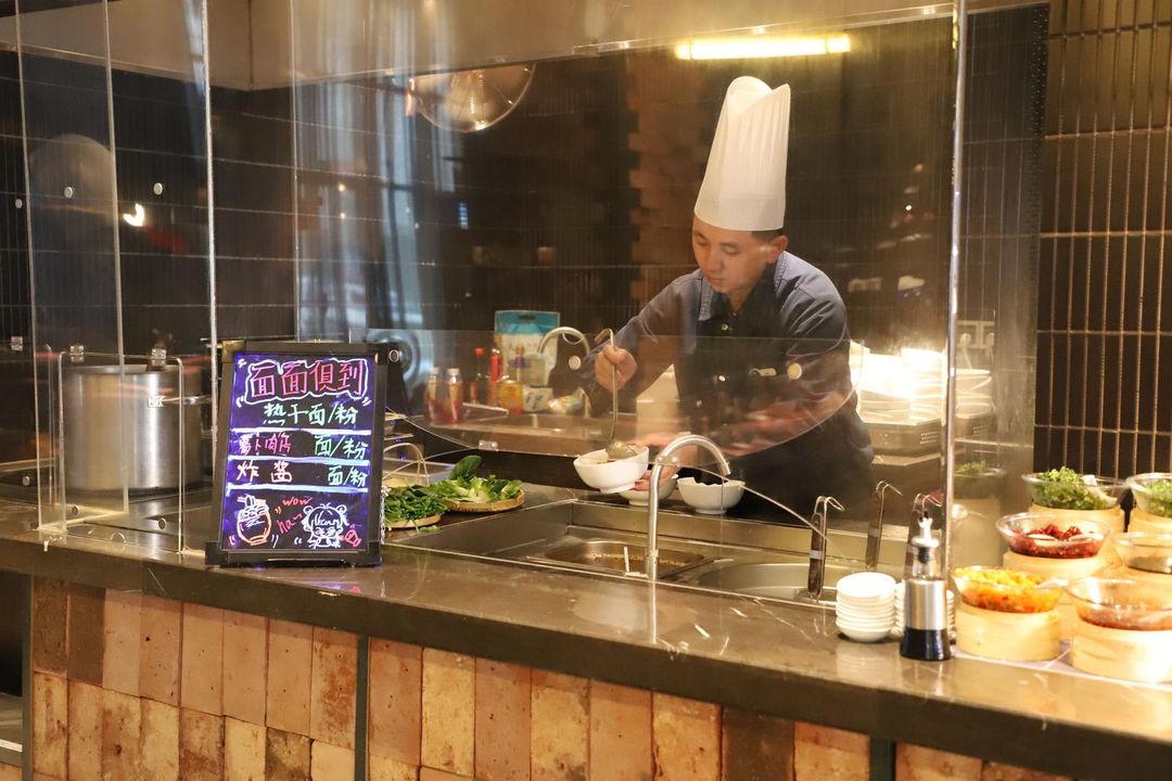 武汉江滩世茂凡象酒店(江汉路步行街店)