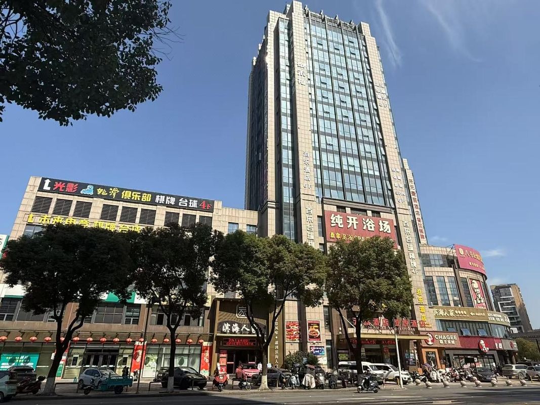 绍兴柯桥滨海商业中心亚朵酒店