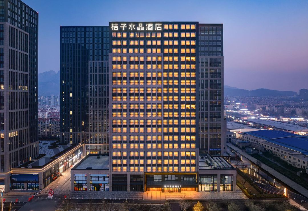 青岛辽阳西路国信体育中心桔子水晶酒店