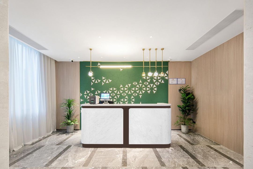 武汉理工大学街道口华美达安可酒店
