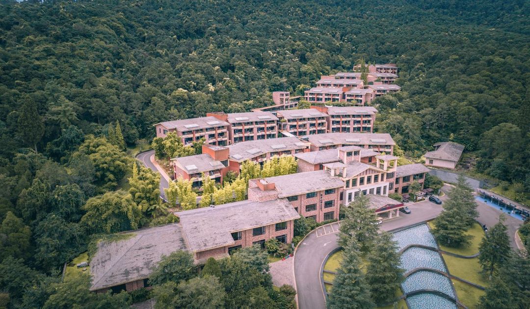 安宁金方森林温泉半山酒店