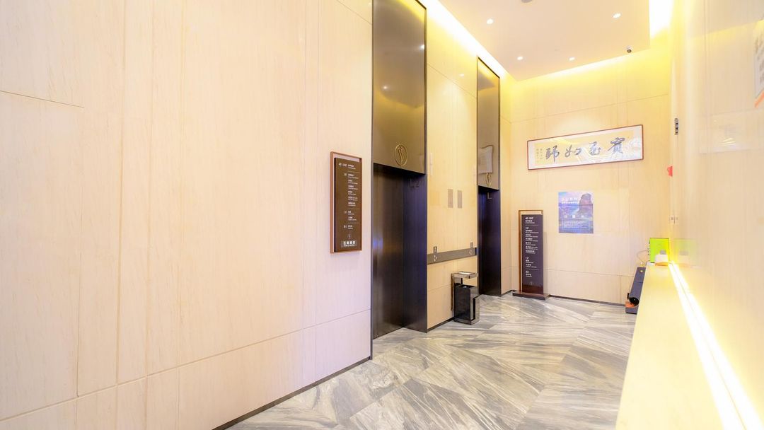 云鹭酒店(贵阳观山湖区西南国际商贸城店)