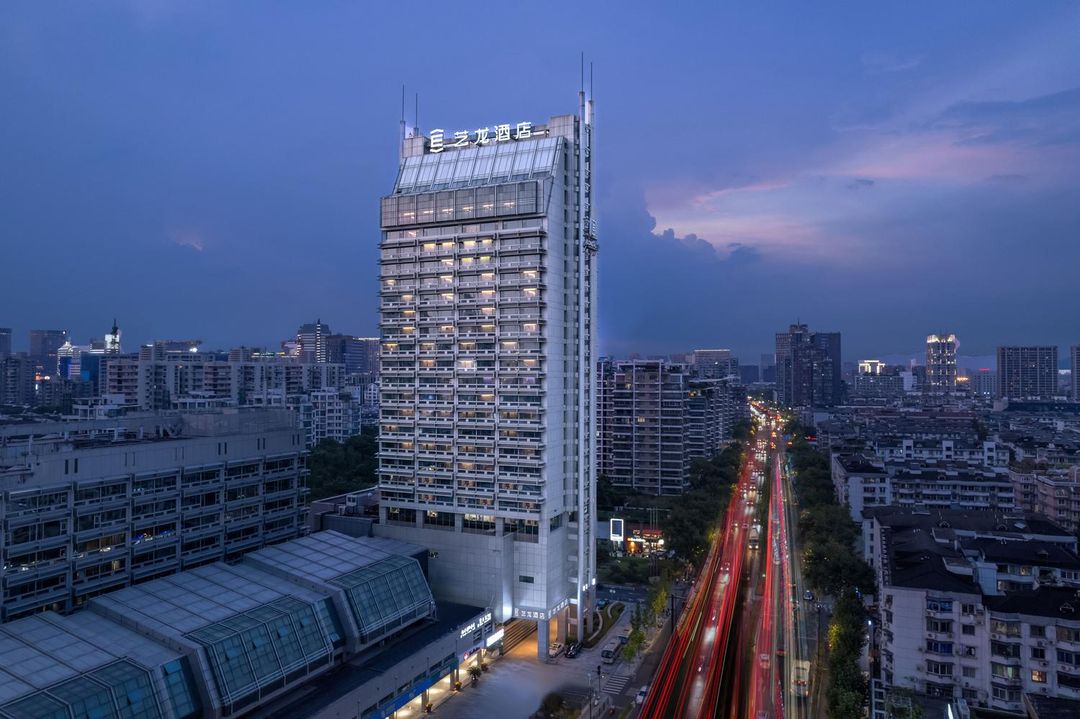 杭州艺龙酒店(武林广场建国北路地铁站店)