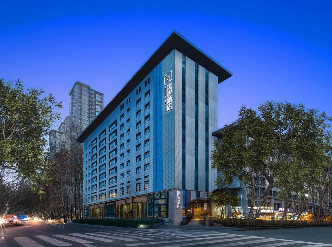 建国璞隐酒店(西安大雁塔大唐不夜城店)