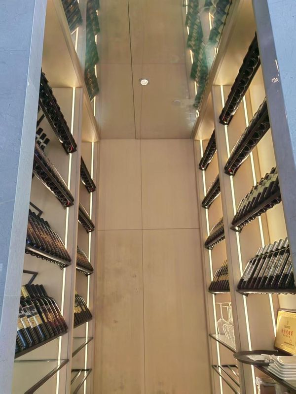 SurG奢际酒店(杭州三墩龙湖紫荆天街店)