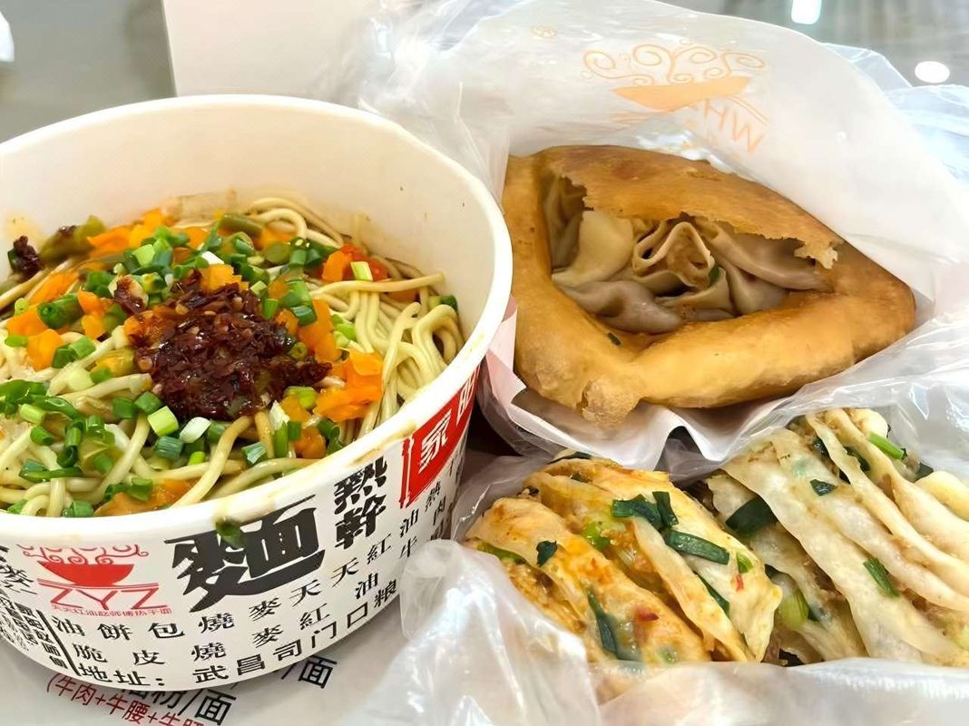武汉江汉路步行街智选假日酒店