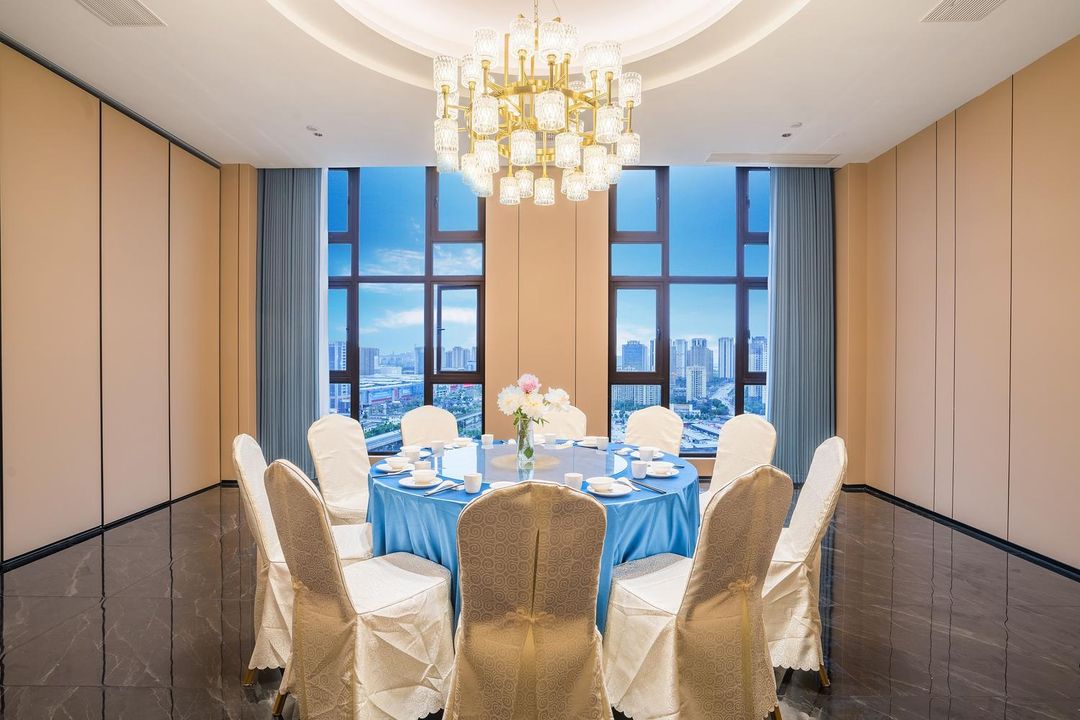 海港丽晶酒店(昆明新亚洲体育城地铁站店)