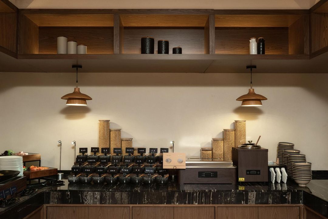 重庆观音桥北滨一路江景亚朵酒店
