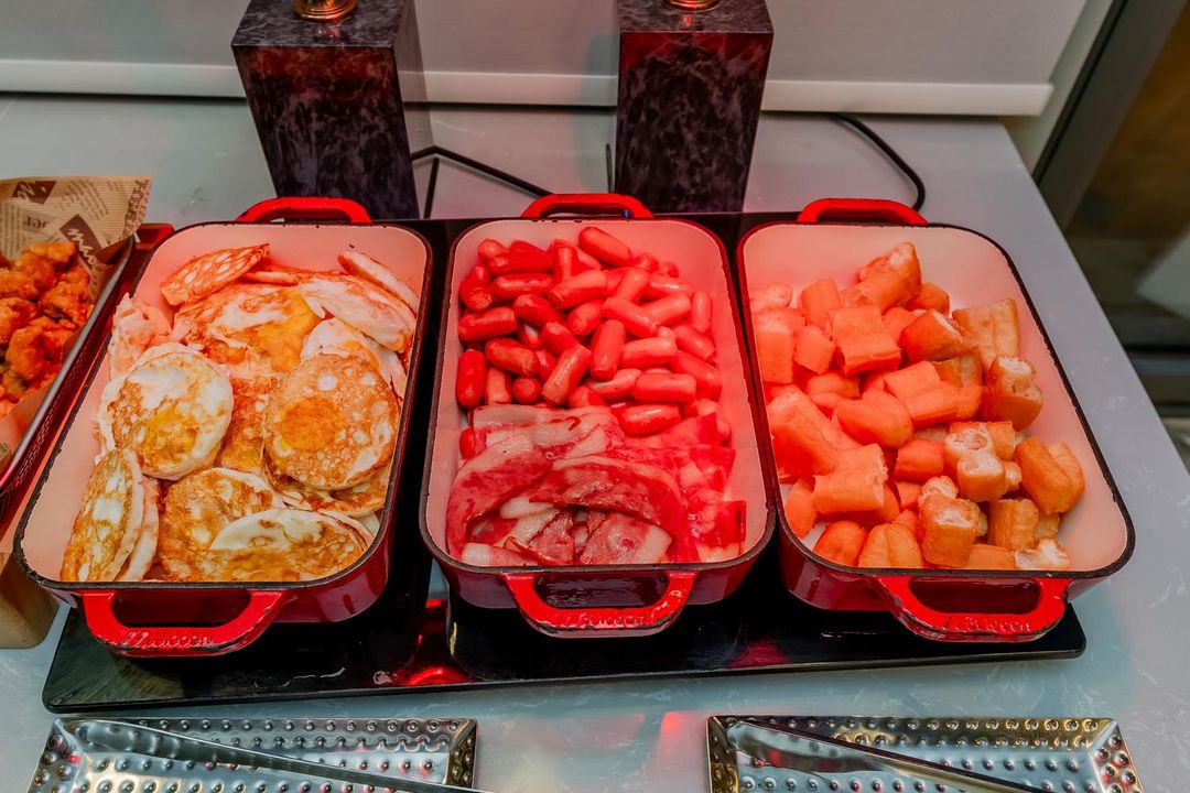 昊颐酒店(杭州萧山国际机场新港地铁站店)