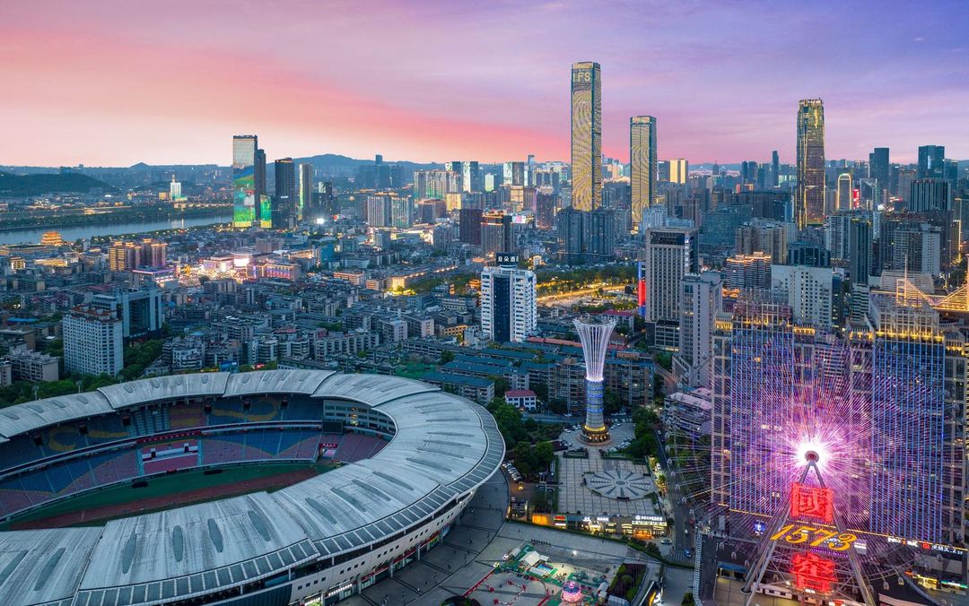 长沙五一广场黄兴路步行街亚朵酒店