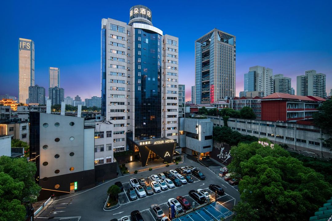 长沙五一广场黄兴路步行街亚朵酒店
