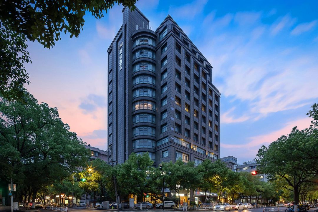柏纳酒店(杭州四季青庆春广场地铁站店)