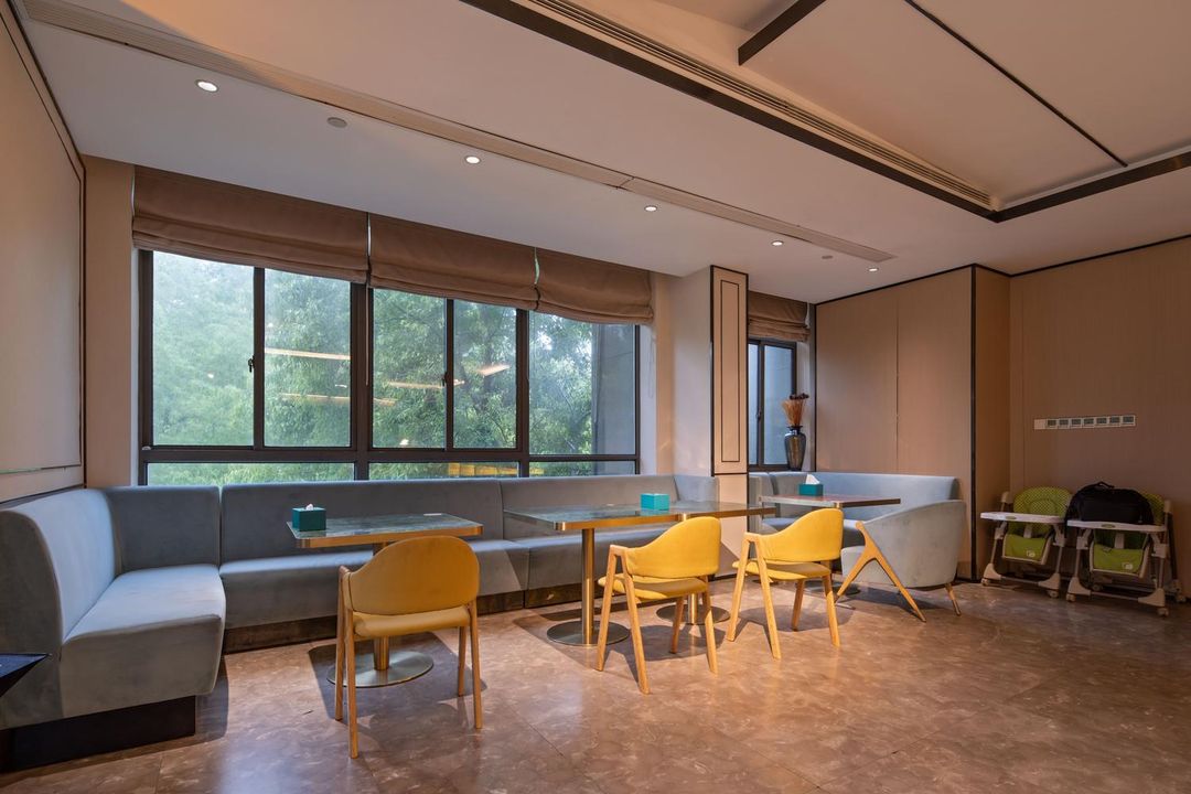 柏纳酒店(杭州四季青庆春广场地铁站店)