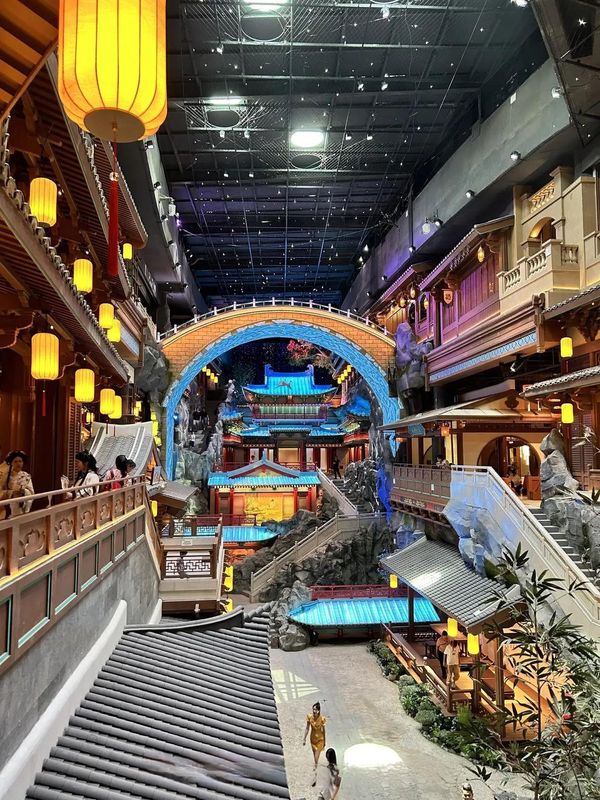 厦门湖里商业区东渡路亚朵酒店