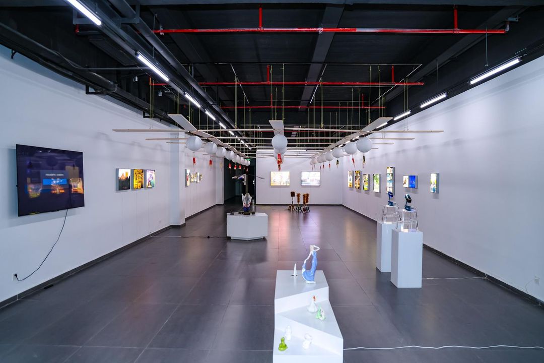 Gallery27艺术中心酒店(滨江星光大道店)