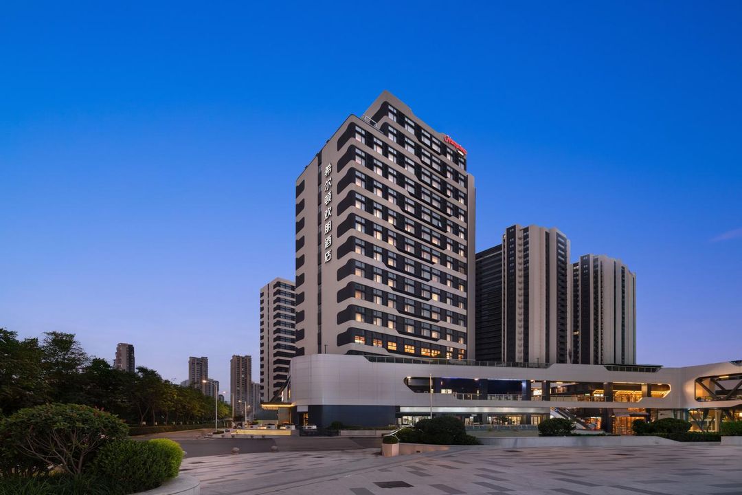 青岛金沙滩希尔顿欢朋酒店