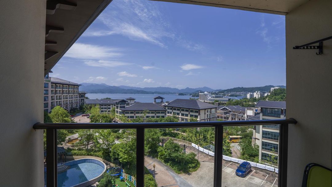 丽呈睿轩酒店(千岛湖中心湖区店)