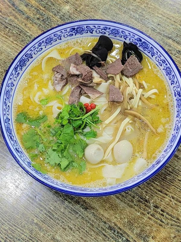 郑州河南省人民医院金水路亚朵酒店