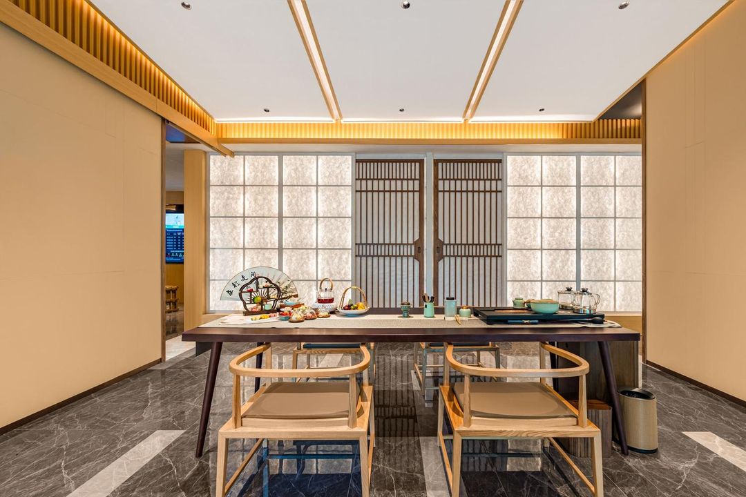 建国&middot;璞隐酒店(杭州滨江宝龙城伟业路地铁站店)