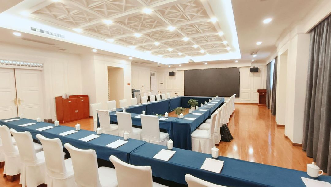 广信国际大酒店(武汉庙山武昌理工学院店)