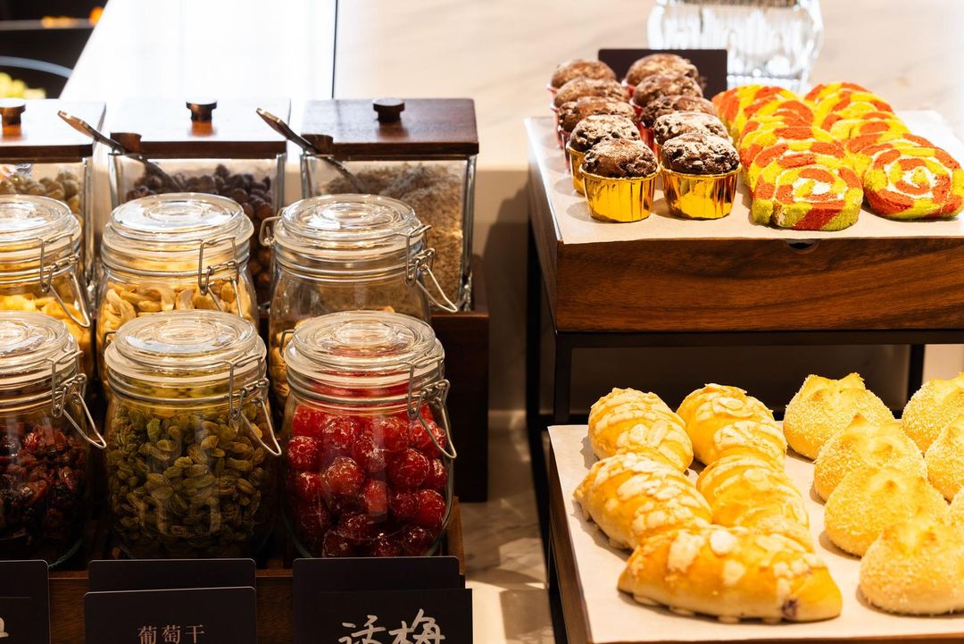 南京鼓楼广场北京东路亚朵酒店
